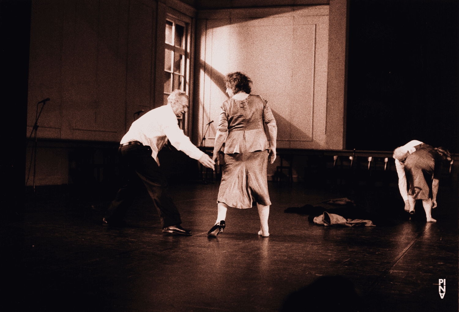 Inge Glebe und Werner Klammer in „Kontakthof. Mit Damen und Herren ab „65““ von Pina Bausch