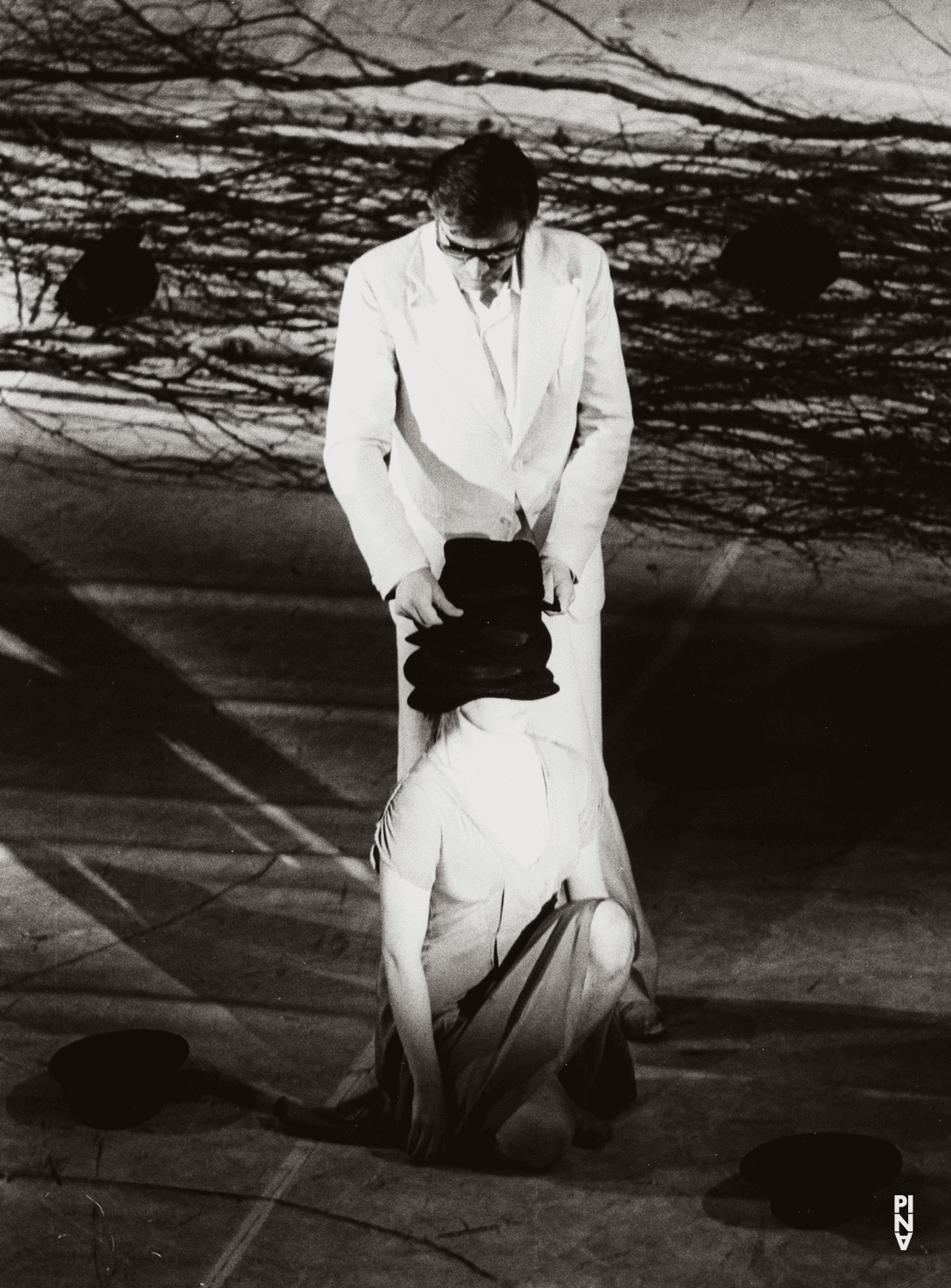 Max Volkert Martens in „Komm tanz mit mir“ von Pina Bausch