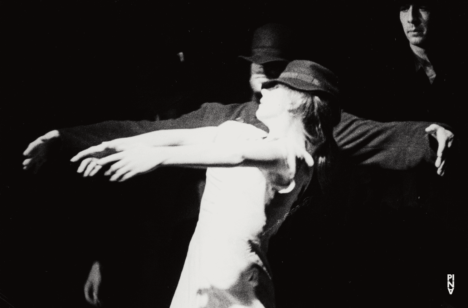 Josephine Ann Endicott et Urs Kaufmann dans « Komm tanz mit mir » de Pina Bausch