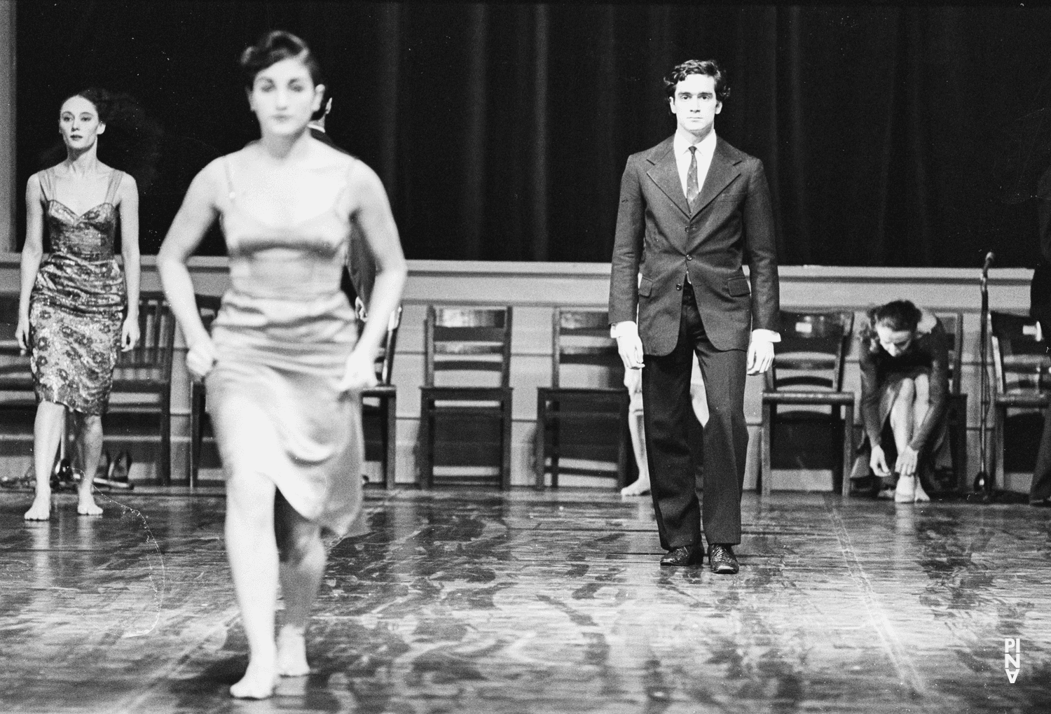 Isabel Ribas Serra, Arthur Rosenfeld und Nazareth Panadero in „Kontakthof“ von Pina Bausch