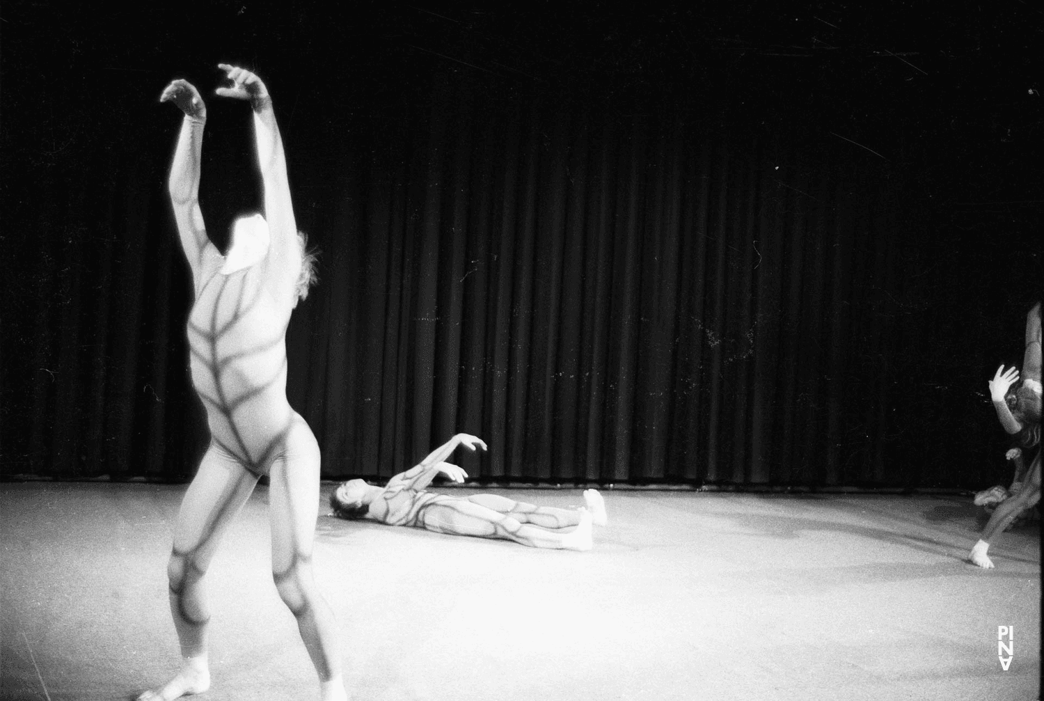 Marlis Alt, Christiane Andreae und Ulrike Baehr in „Nachnull“ von Pina Bausch