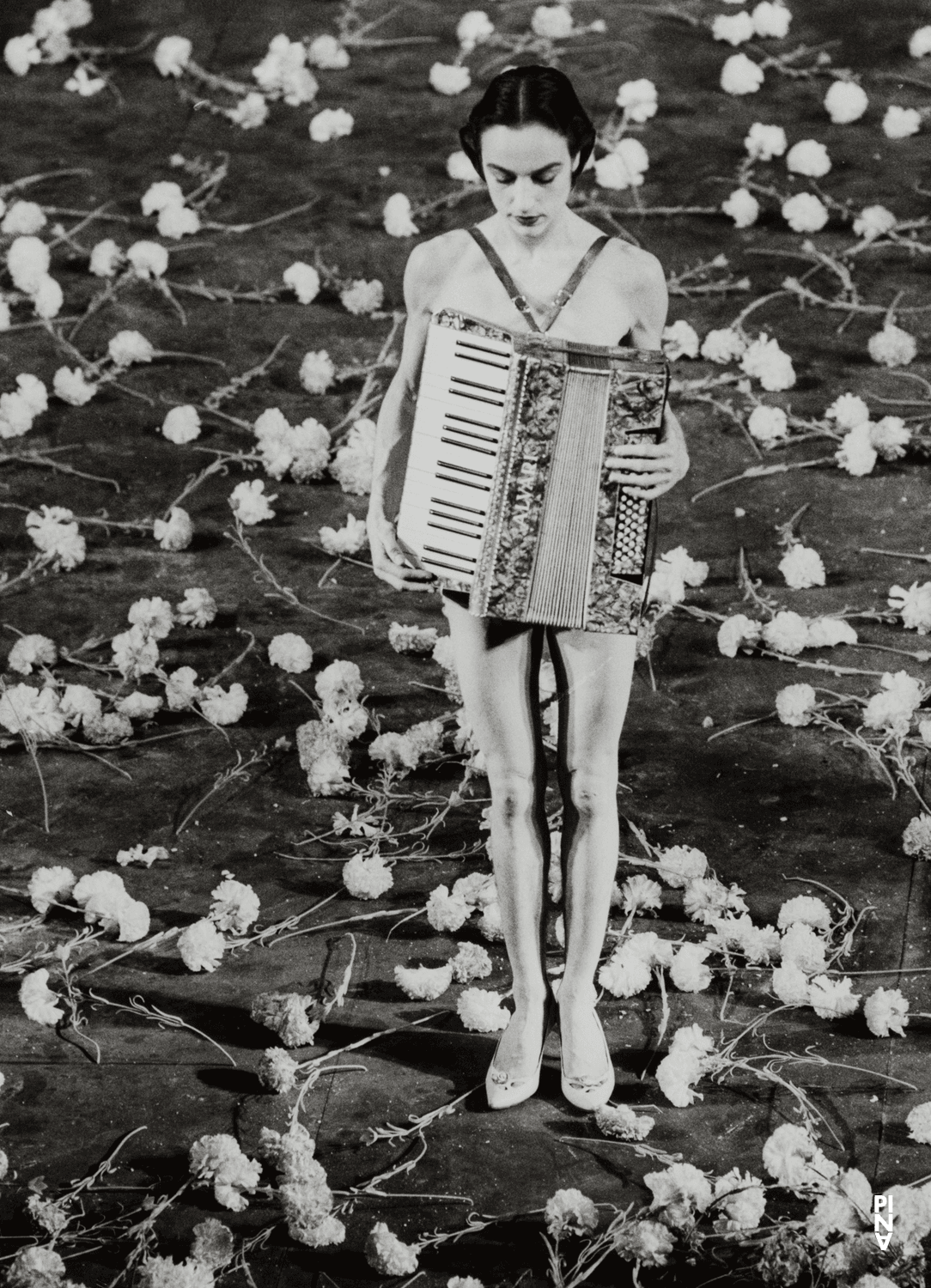 Anne Martin in „Nelken“ von Pina Bausch