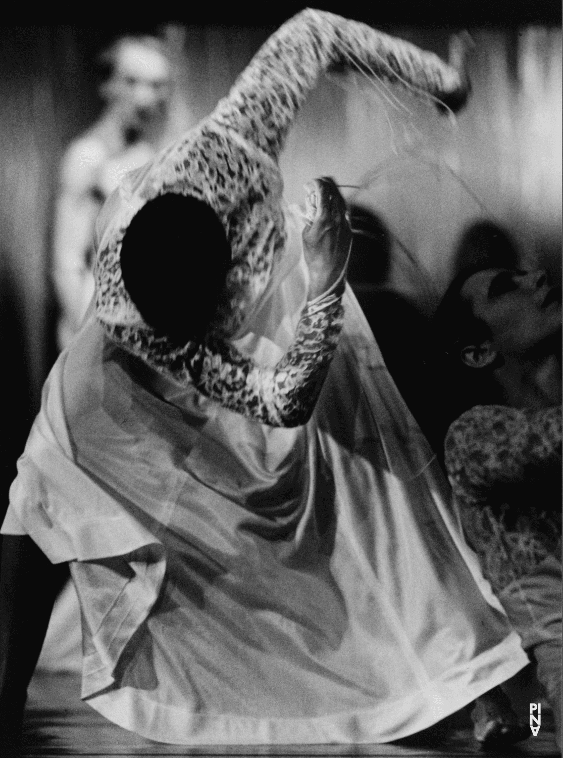 Quincella Swyningan, Beatrice Libonati et Dominique Mercy dans « Orpheus und Eurydike » de Pina Bausch