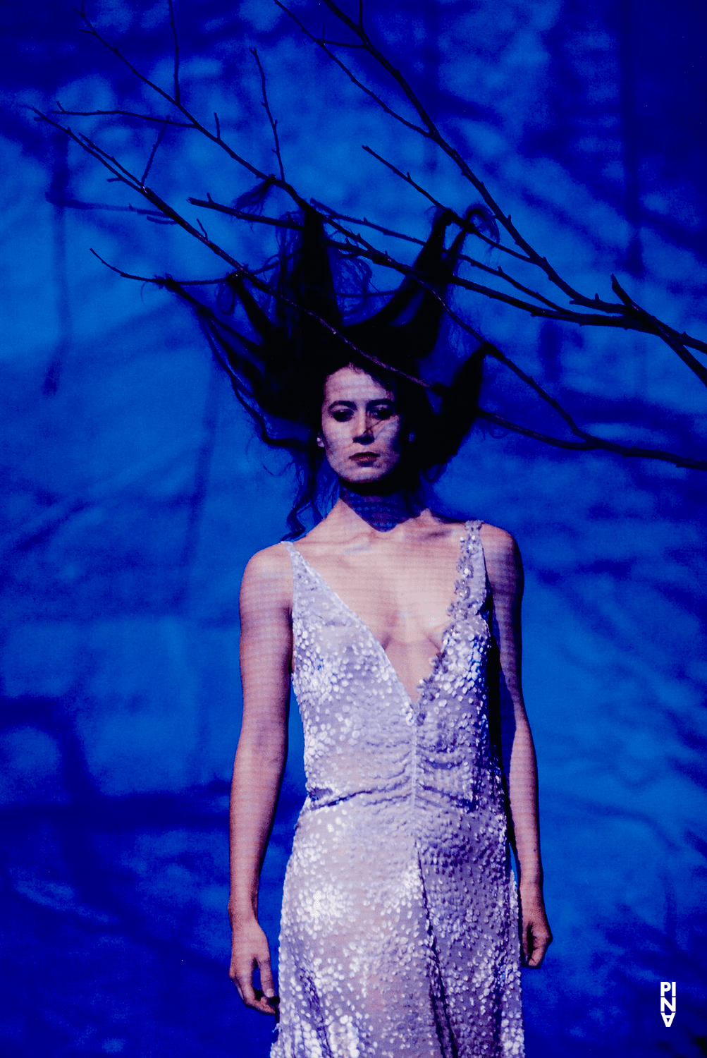 Clémentine Deluy in „Rough Cut“ von Pina Bausch