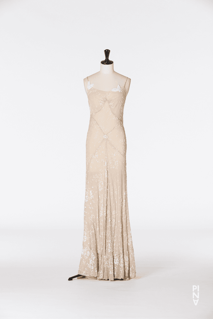 Long dress worn by Mélanie Maurin in “Rough Cut” by Pina Bausch