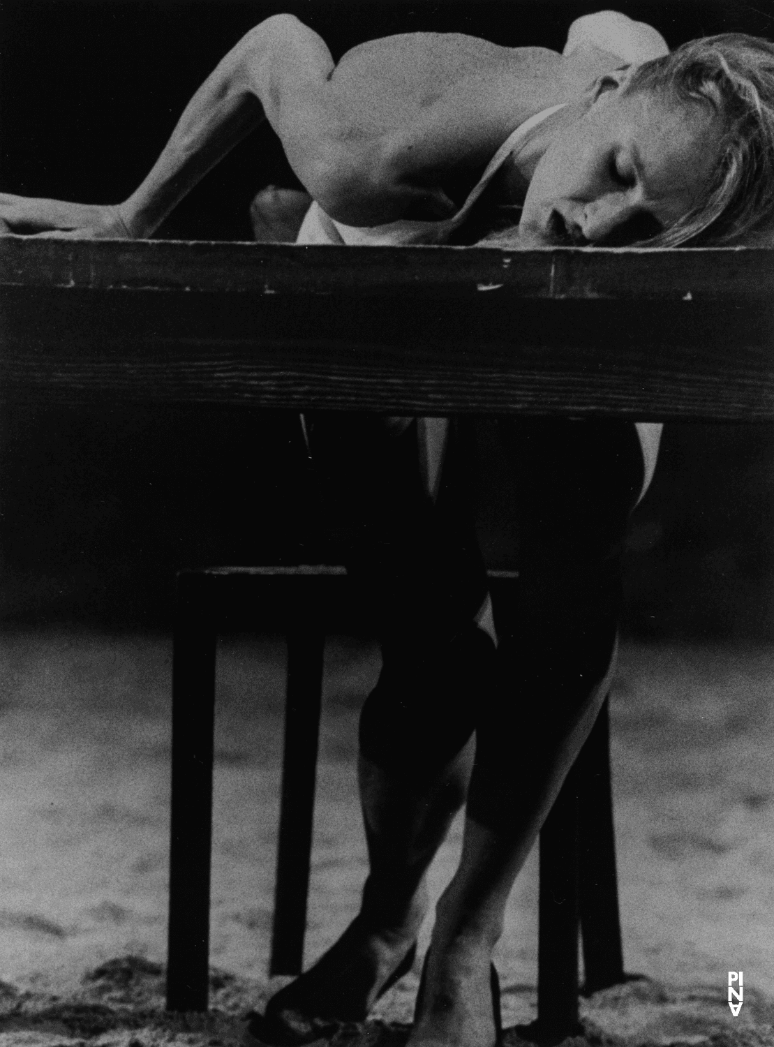 Julie Shanahan in “Das Stück mit dem Schiff (The Piece with the Ship)” by Pina Bausch