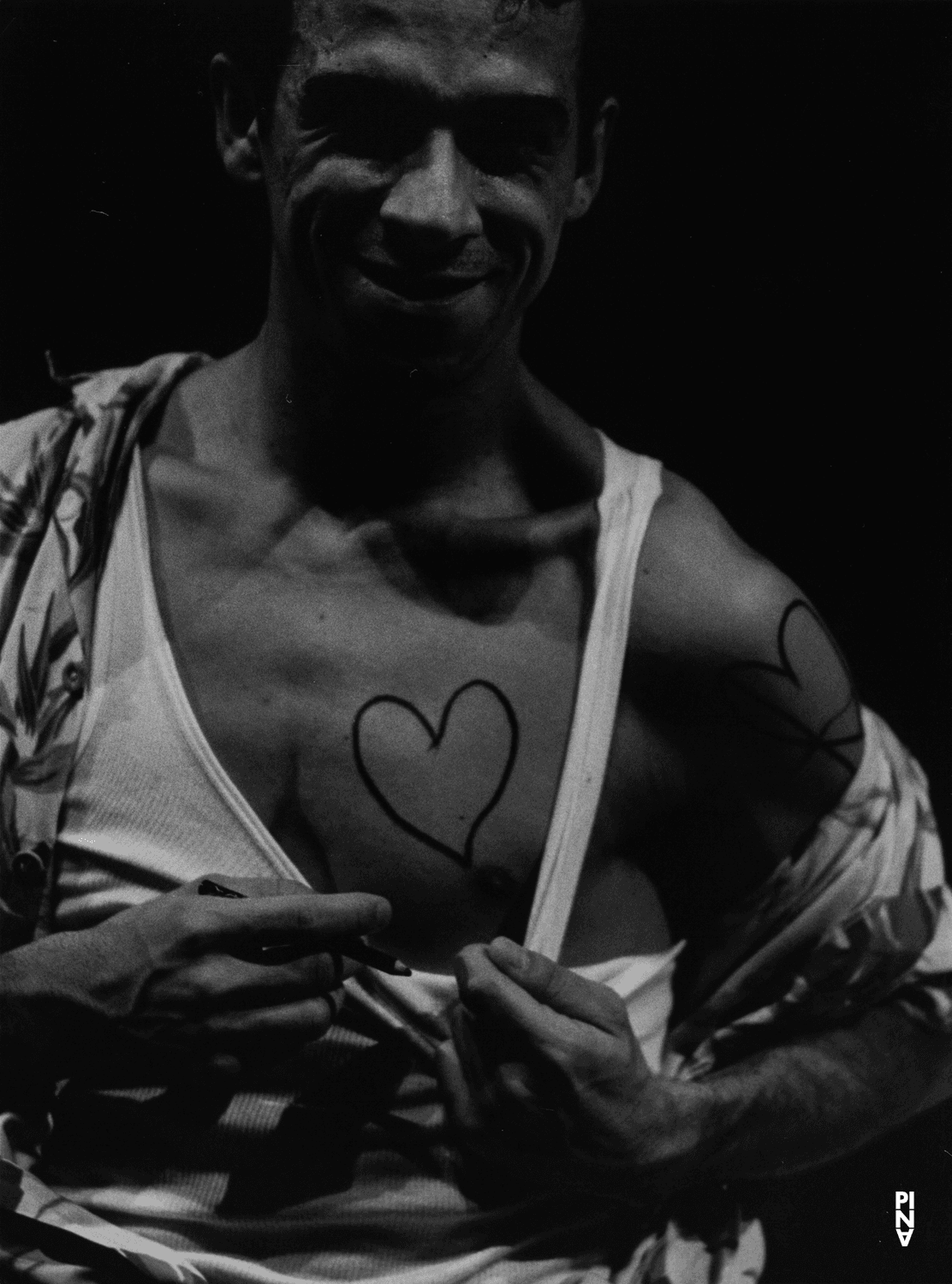 Geraldo Si Loureiro in „Das Stück mit dem Schiff“ von Pina Bausch