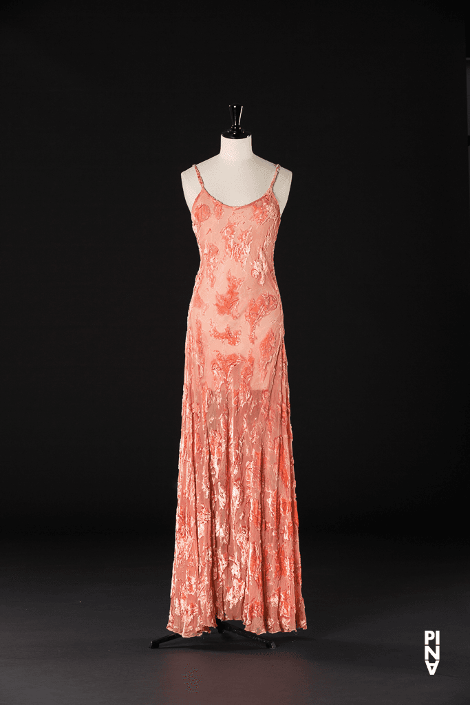 Long dress worn by Aida Vainieri in “Ten Chi” by Pina Bausch