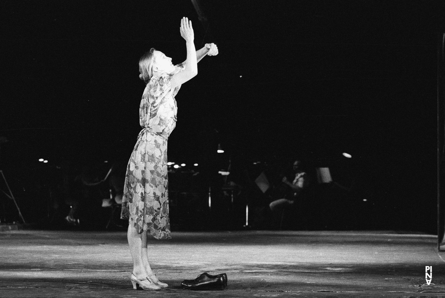 Marlis Alt in „Die sieben Todsünden“ von Pina Bausch