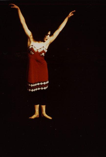 Cristiana Morganti dans « Ein Trauerspiel (Jeu de deuil) » de Pina Bausch au Schauspielhaus Wuppertal, saison 1993/94