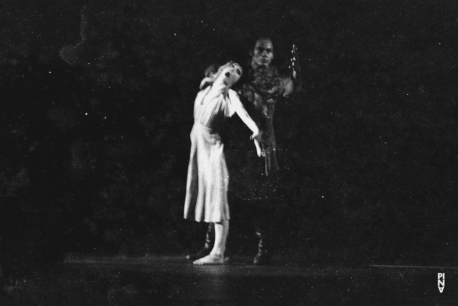 Carlos Orta and Vivienne Newport in “Wiegenlied” by Pina Bausch