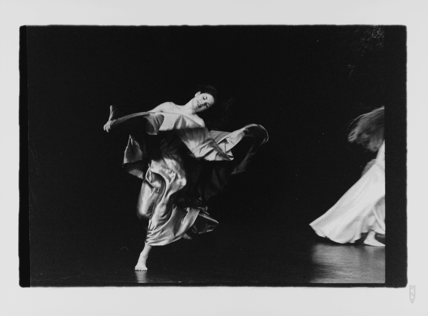 Mélanie Maurin dans « Wiesenland (Terre verte) » de Pina Bausch