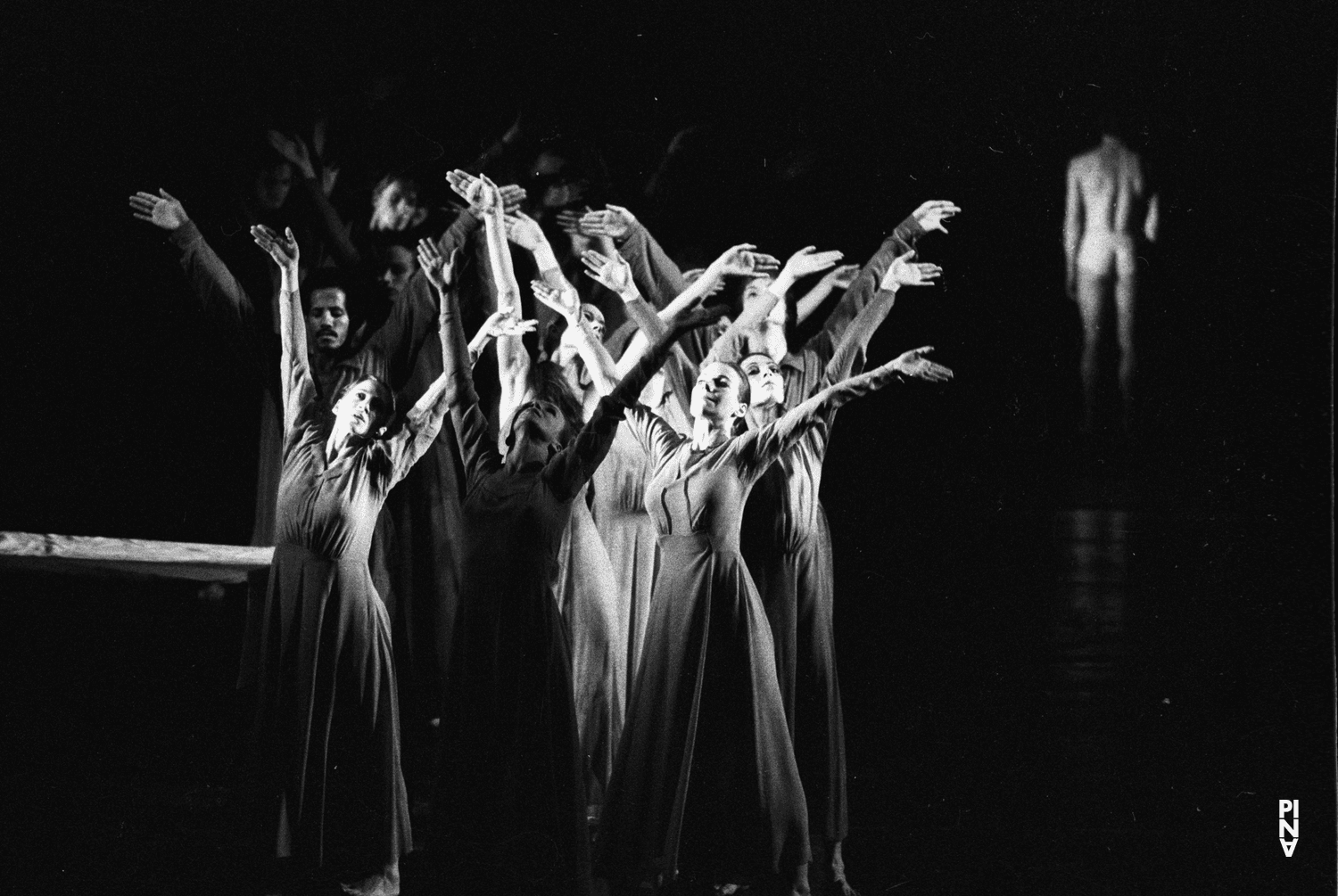 Monika Wacker und Arnaldo Alvarez in „Wind von West“ von Pina Bausch