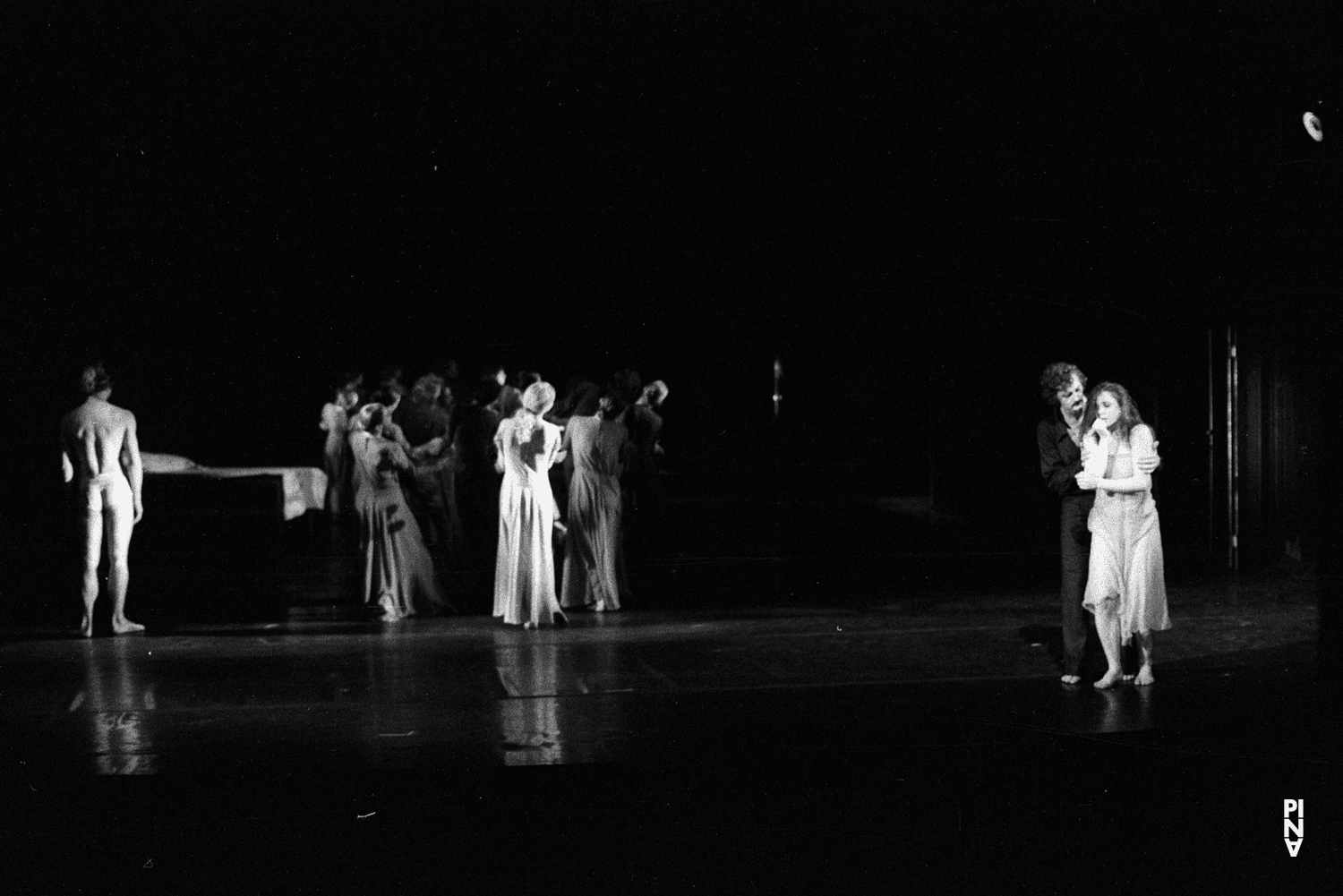 Jan Minařík und Josephine Ann Endicott in „Wind von West“ von Pina Bausch