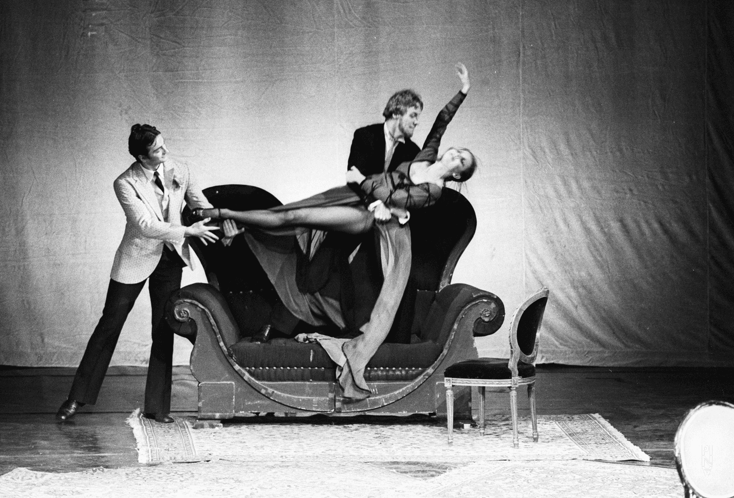 John Giffin, Josephine Ann Endicott und Jan Minařík in „Der zweite Frühling“ von Pina Bausch