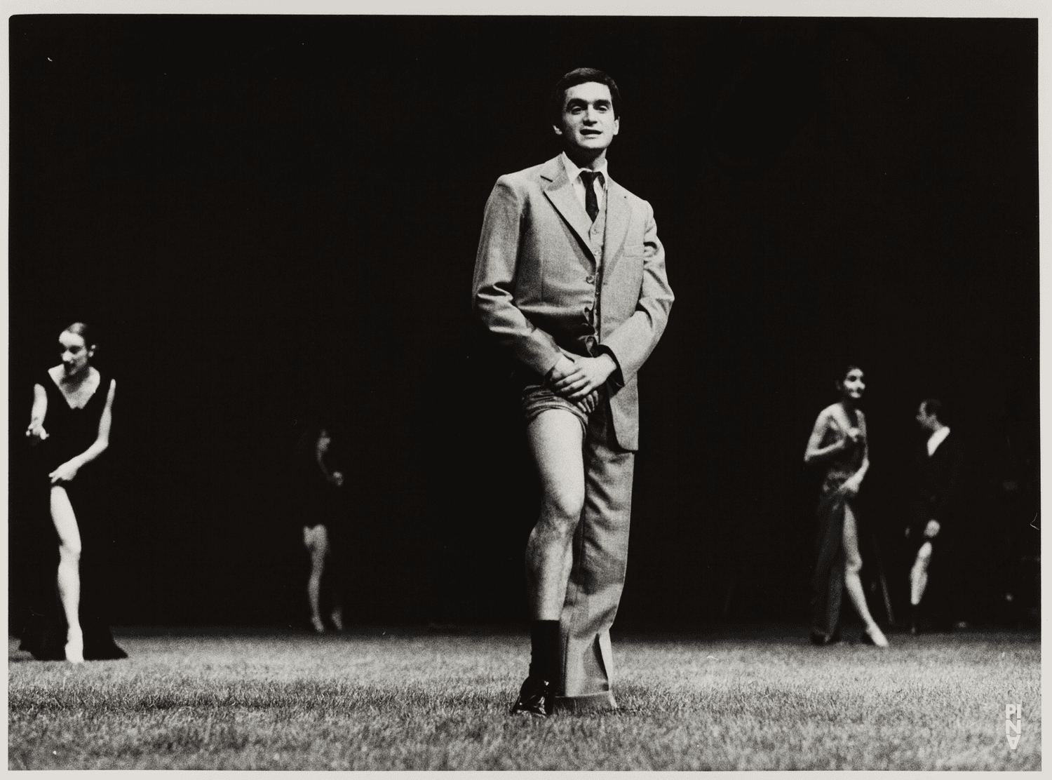 Arthur Rosenfeld, Anne Martin und Isabel Ribas Serra in „1980 – Ein Stück von Pina Bausch“ von Pina Bausch