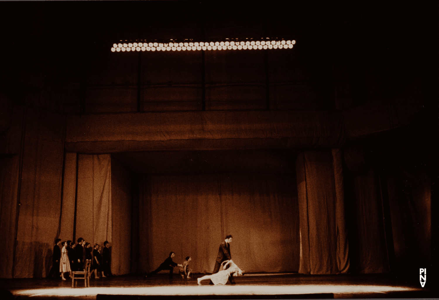 Heinz Samm et Michael Diekamp dans « Adagio – Fünf Lieder von Gustav Mahler » de Pina Bausch