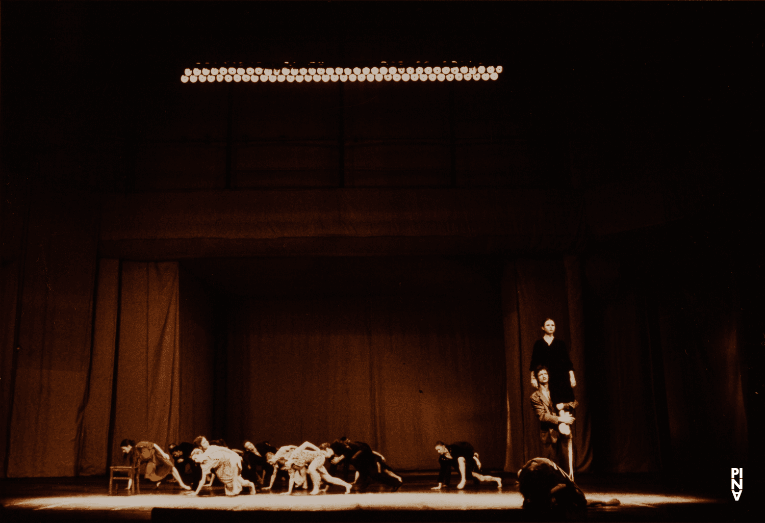 Jan Minařík, Yolanda Meier und Josephine Ann Endicott in „Adagio – Fünf Lieder von Gustav Mahler“ von Pina Bausch
