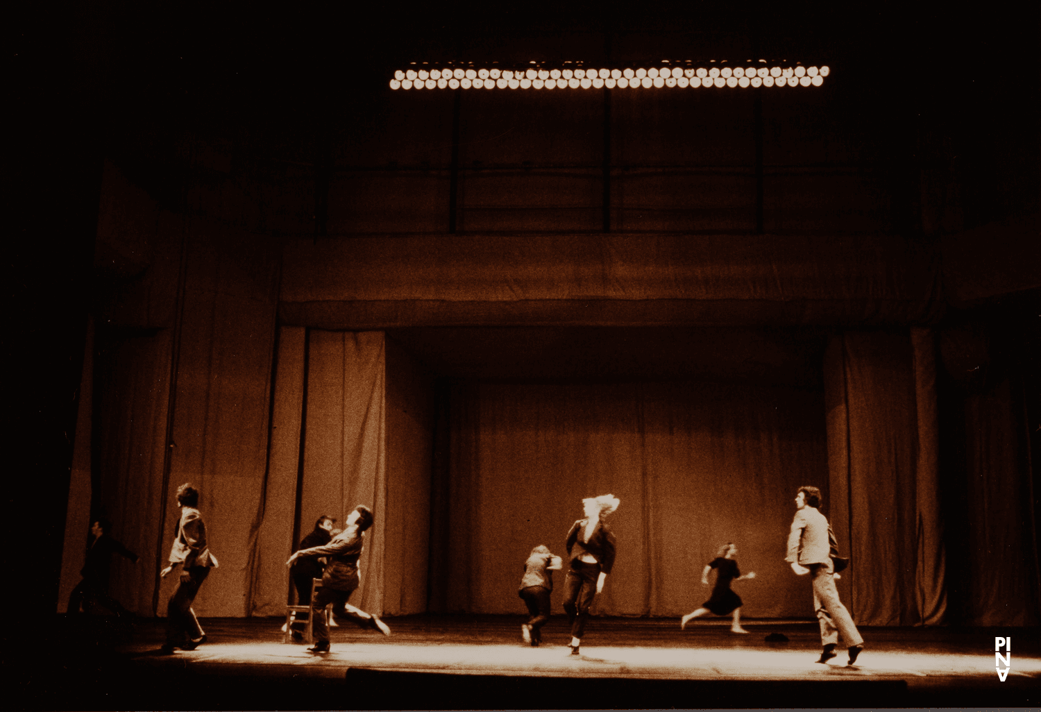 Barry Wilkinson et Marlis Alt dans « Adagio – Fünf Lieder von Gustav Mahler » de Pina Bausch