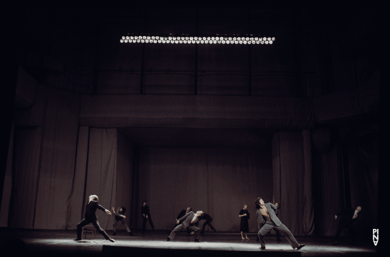 Jan Minařík, Heinz Samm und Marlis Alt in „Adagio – Fünf Lieder von Gustav Mahler“ von Pina Bausch