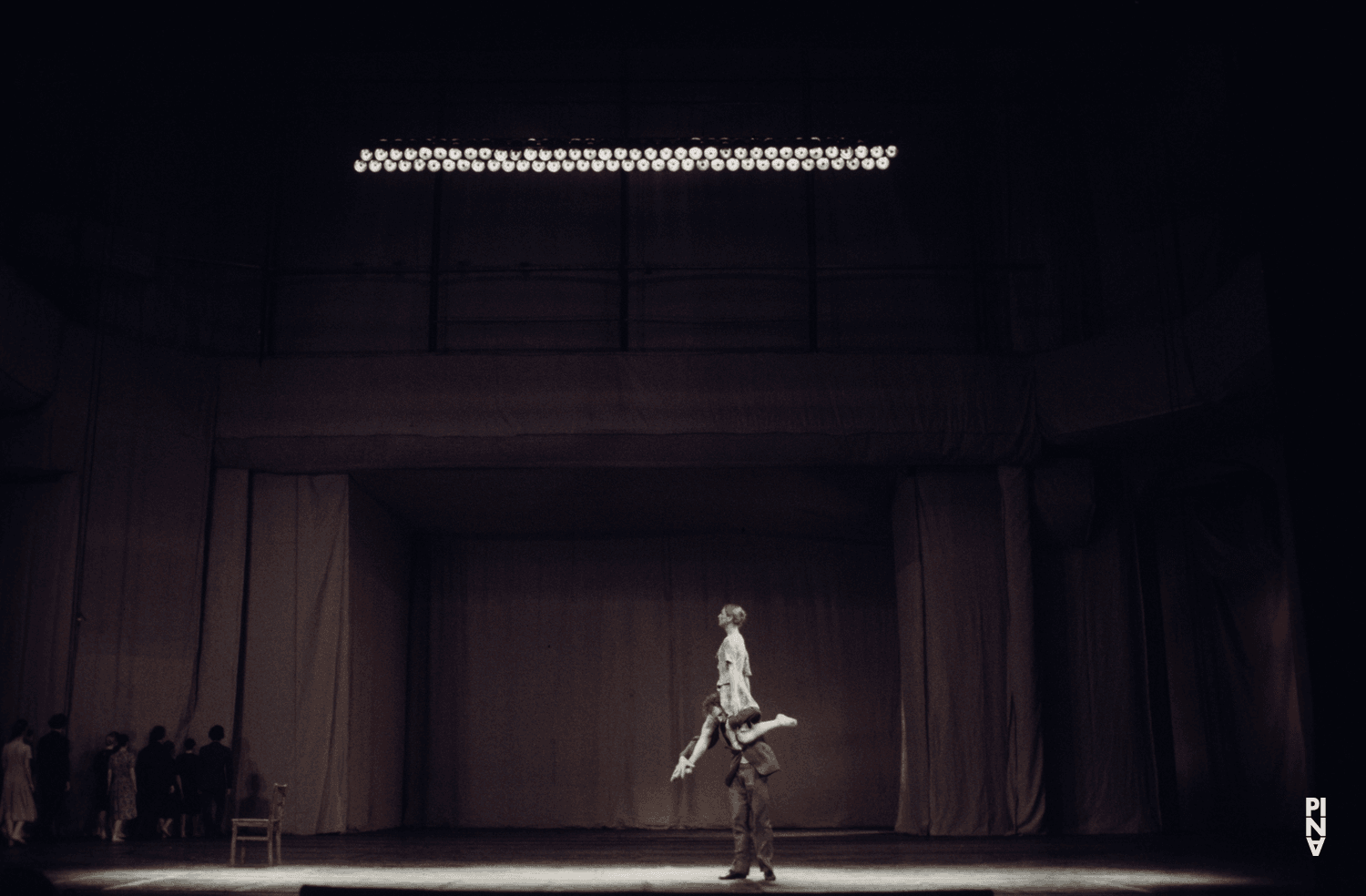 Heinz Samm and Hiltrud Blanck in “Adagio – Five Songs by Gustav Mahler” by Pina Bausch