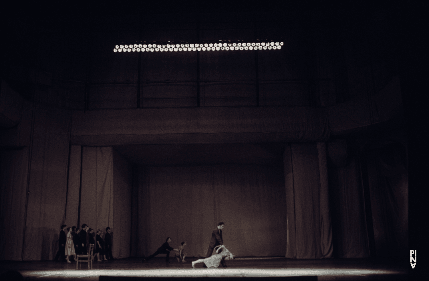 Hiltrud Blanck und Heinz Samm in „Adagio – Fünf Lieder von Gustav Mahler“ von Pina Bausch