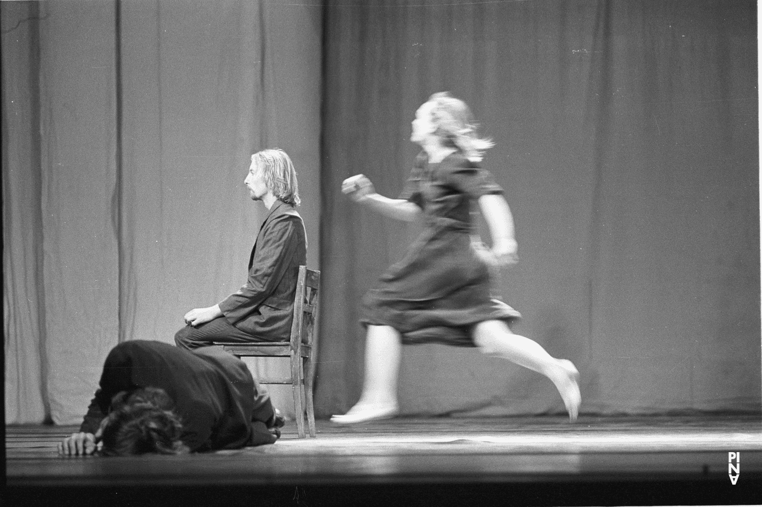 Marlis Alt und Dominique Mercy in „Adagio – Fünf Lieder von Gustav Mahler“ von Pina Bausch
