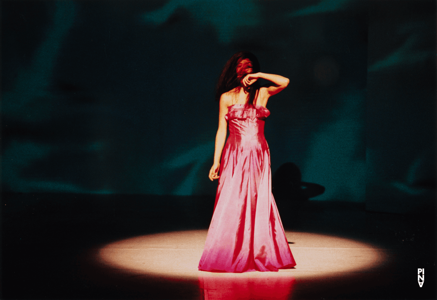 Nayoung Kim dans « Água » de Pina Bausch