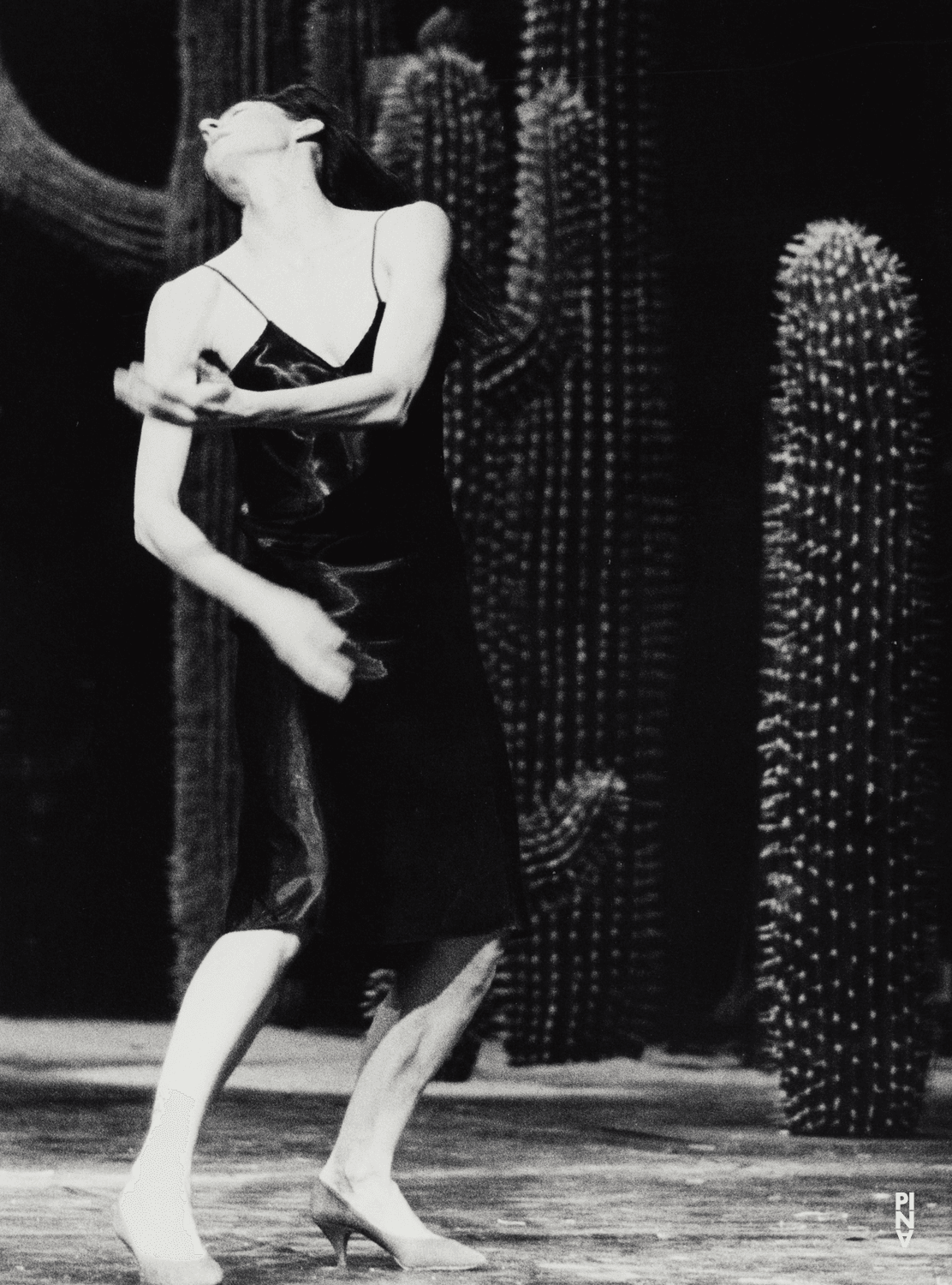Héléna Pikon in “Ahnen” by Pina Bausch