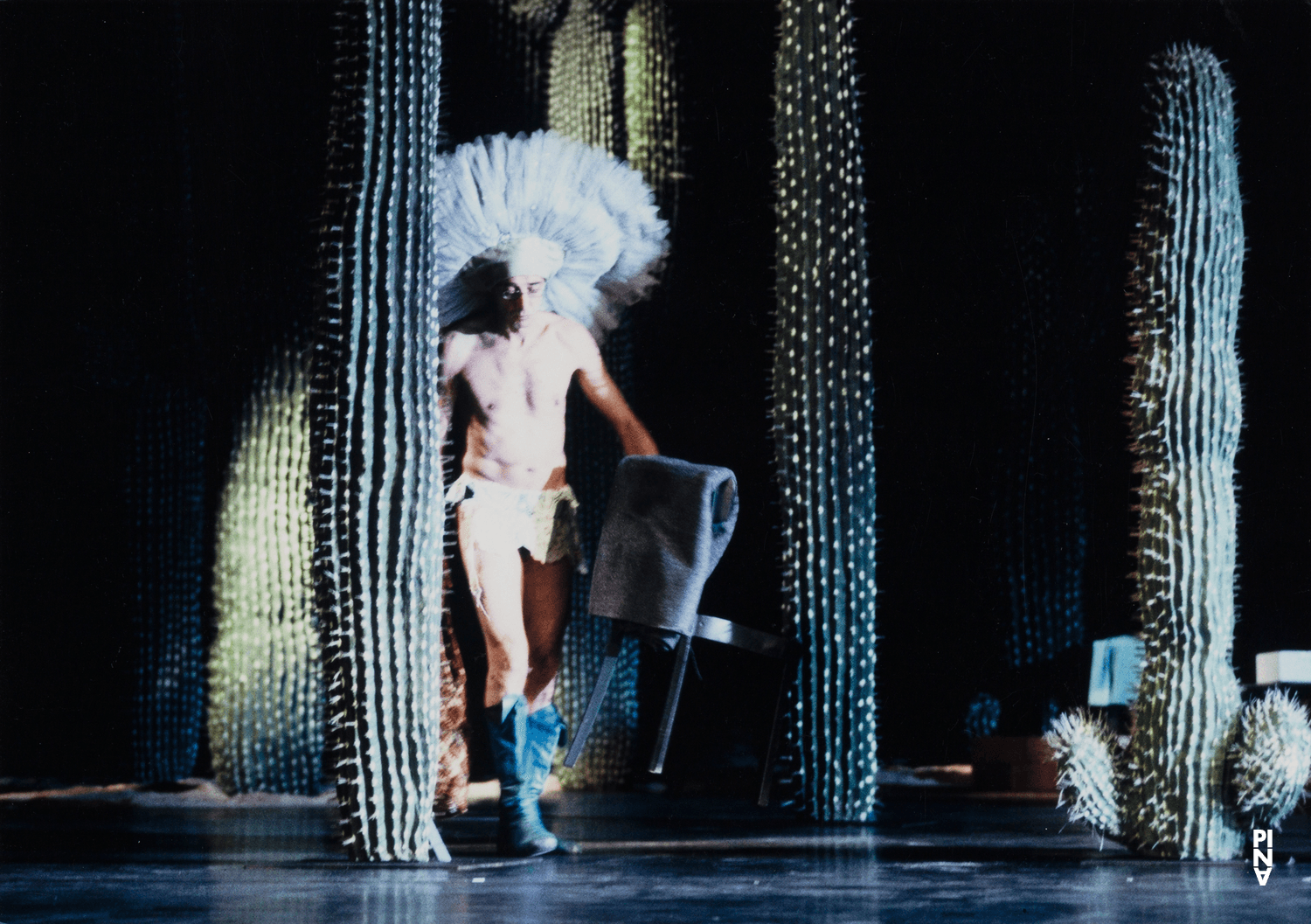 Jean Laurent Sasportes dans « Ahnen » de Pina Bausch