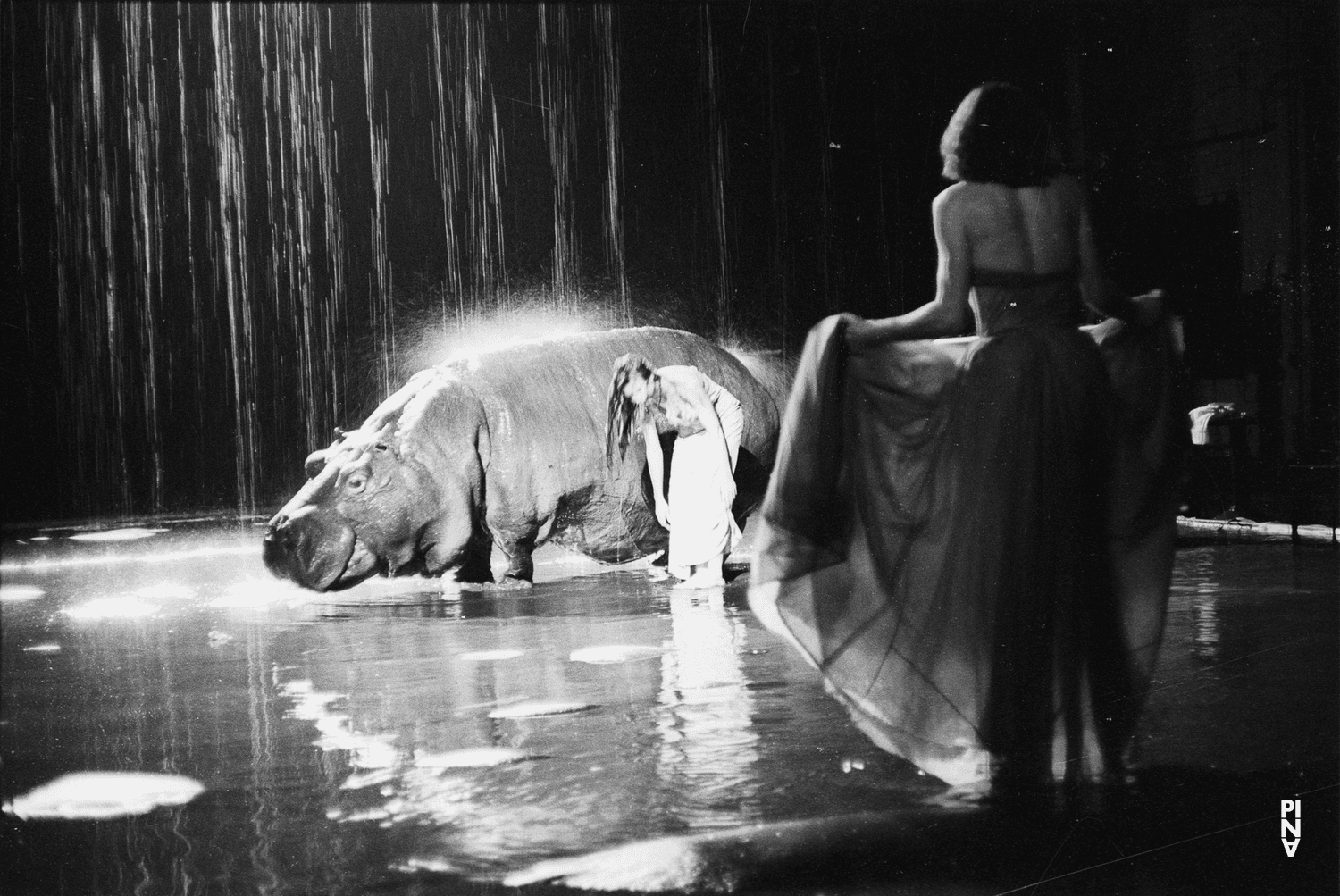 Josephine Ann Endicott in „Arien“ von Pina Bausch