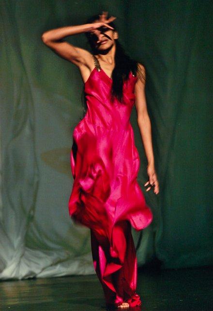Shantala Shivalingappa in „Bamboo Blues“ von Pina Bausch, Spielzeit 2006/07