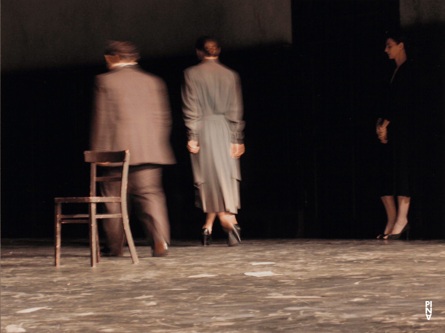Héléna Pikon und Anna Wehsarg in „Bandoneon“ von Pina Bausch