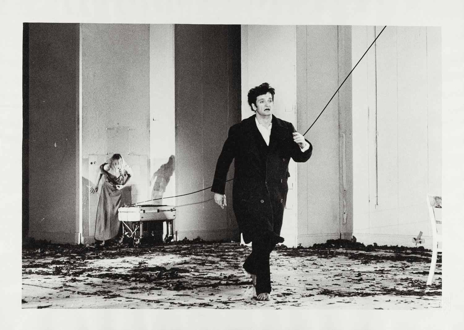 Jan Minařík et Marlis Alt dans « Barbe-Bleue. En écoutant un enregistrement sur bande magnétique de l’opéra de Béla Bartók « Le Château de Barbe-Bleue » » de Pina Bausch