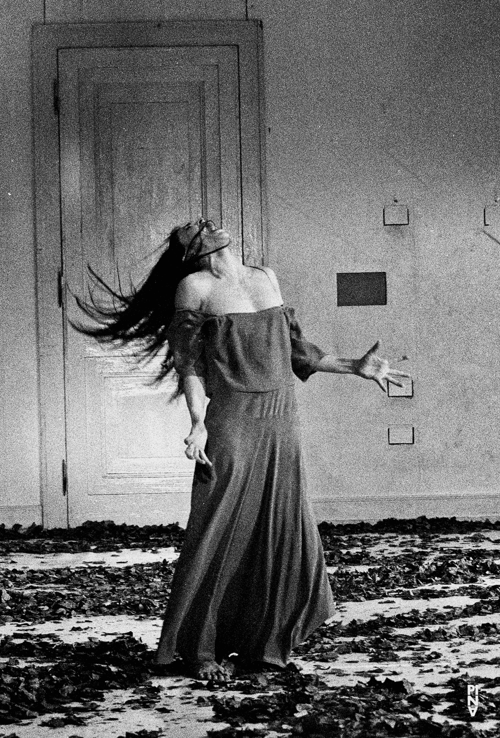 Ruth Amarante in „Blaubart. Beim Anhören einer Tonbandaufnahme von Béla Bartóks Oper »Herzog Blaubarts Burg«“ von Pina Bausch