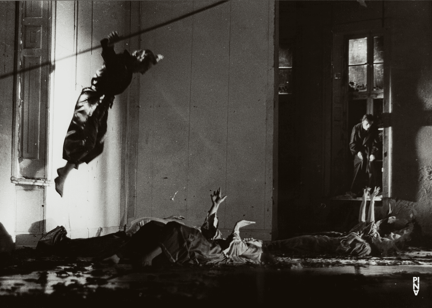 John Giffin in „Blaubart. Beim Anhören einer Tonbandaufnahme von Béla Bartóks Oper »Herzog Blaubarts Burg«“ von Pina Bausch