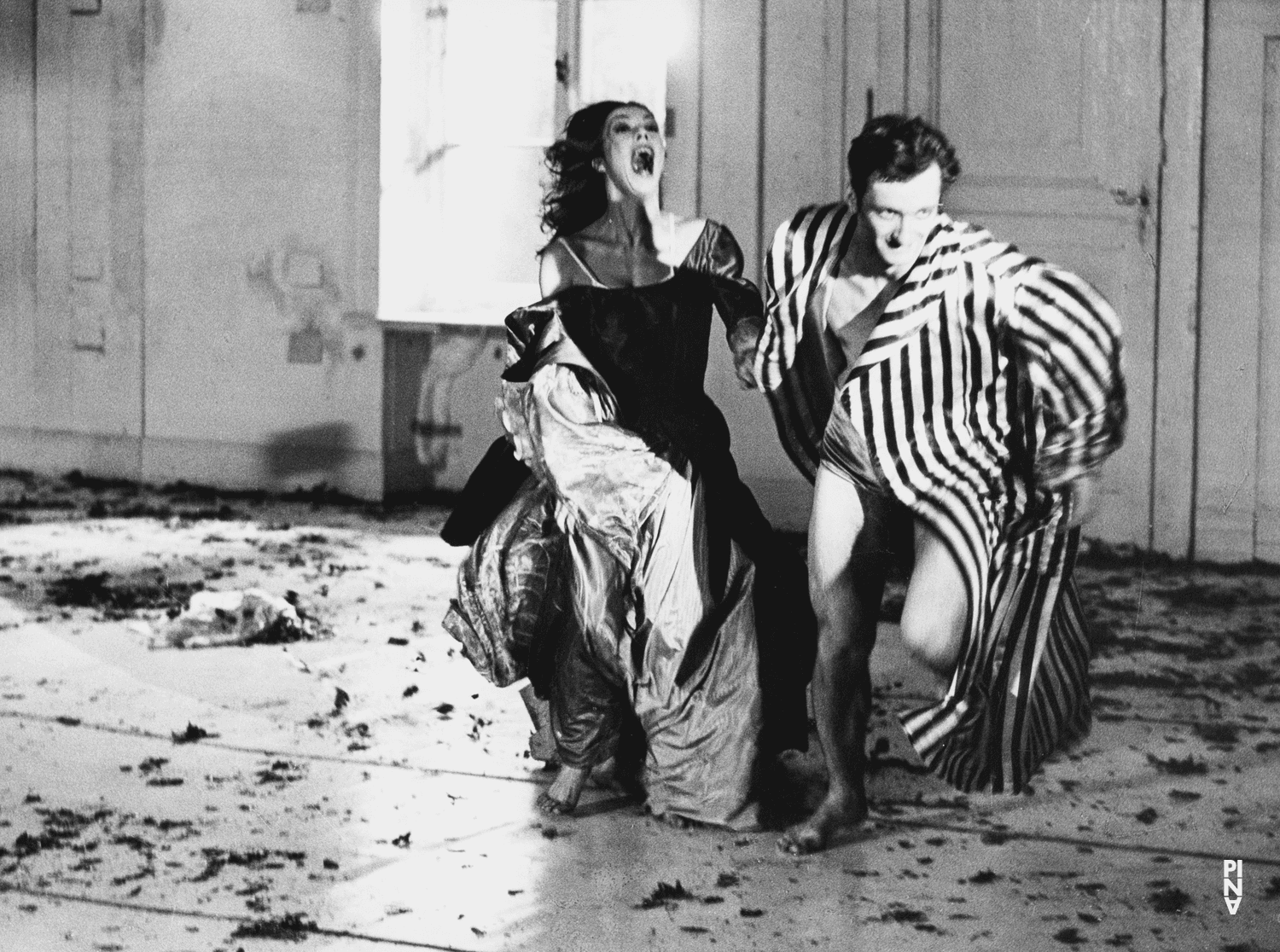 Jan Minařík und Marion Cito in „Blaubart. Beim Anhören einer Tonbandaufnahme von Béla Bartóks Oper »Herzog Blaubarts Burg«“ von Pina Bausch