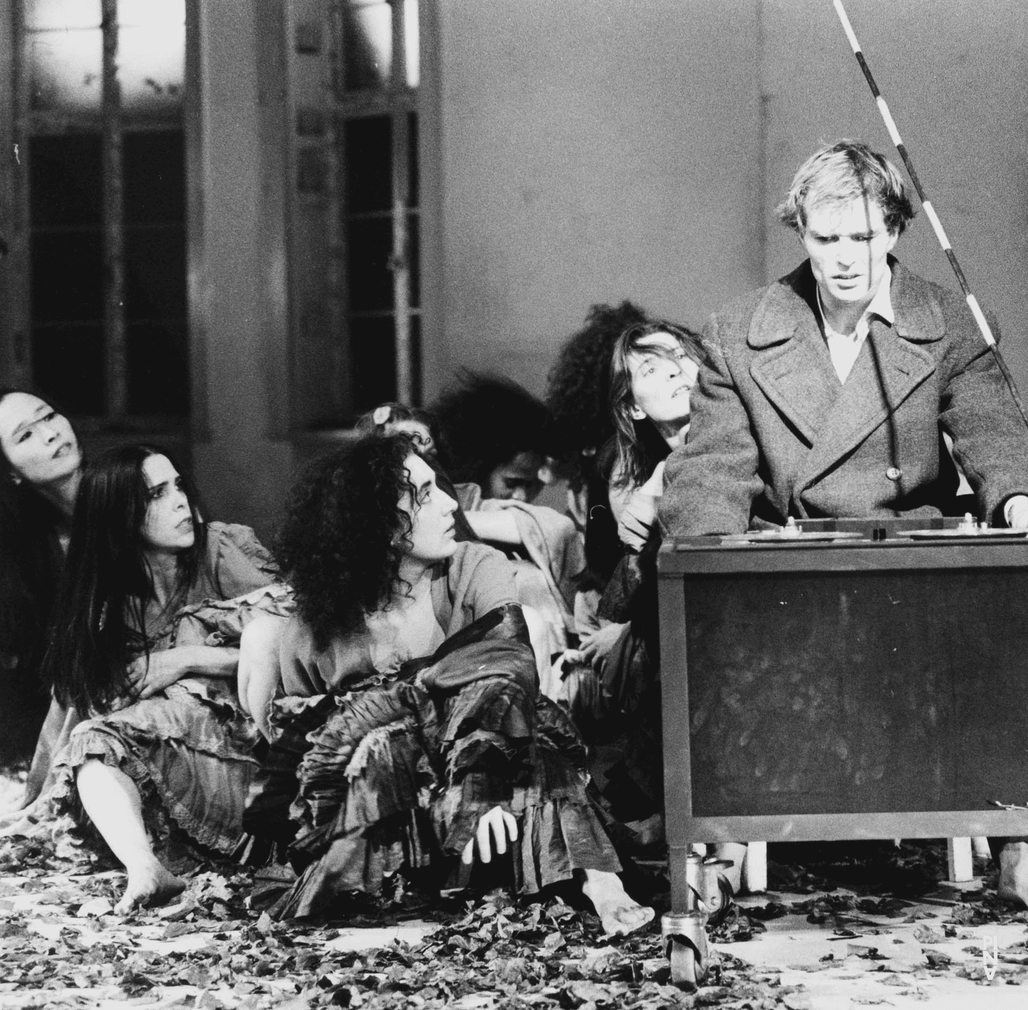 Photo de « Barbe-Bleue. En écoutant un enregistrement sur bande magnétique de l’opéra de Béla Bartók « Le Château de Barbe-Bleue » » de Pina Bausch