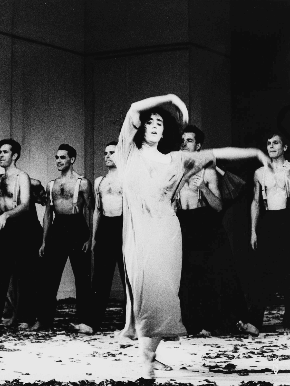 „Blaubart. Beim Anhören einer Tonbandaufnahme von Béla Bartóks Oper »Herzog Blaubarts Burg«“ von Pina Bausch