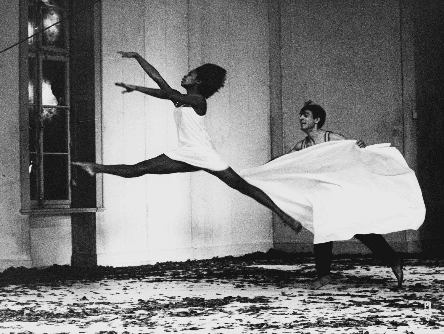 Regina Advento und Antonio Carallo in „Blaubart. Beim Anhören einer Tonbandaufnahme von Béla Bartóks Oper »Herzog Blaubarts Burg«“ von Pina Bausch