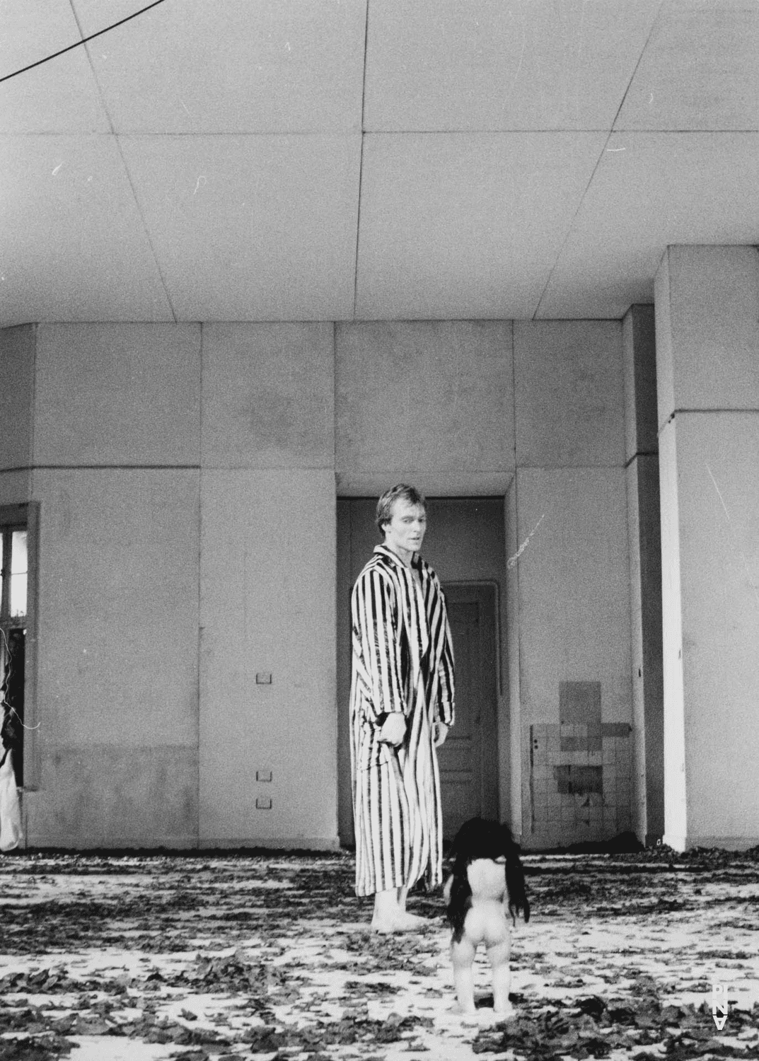 Hans Beenhakker in „Blaubart. Beim Anhören einer Tonbandaufnahme von Béla Bartóks Oper »Herzog Blaubarts Burg«“ von Pina Bausch