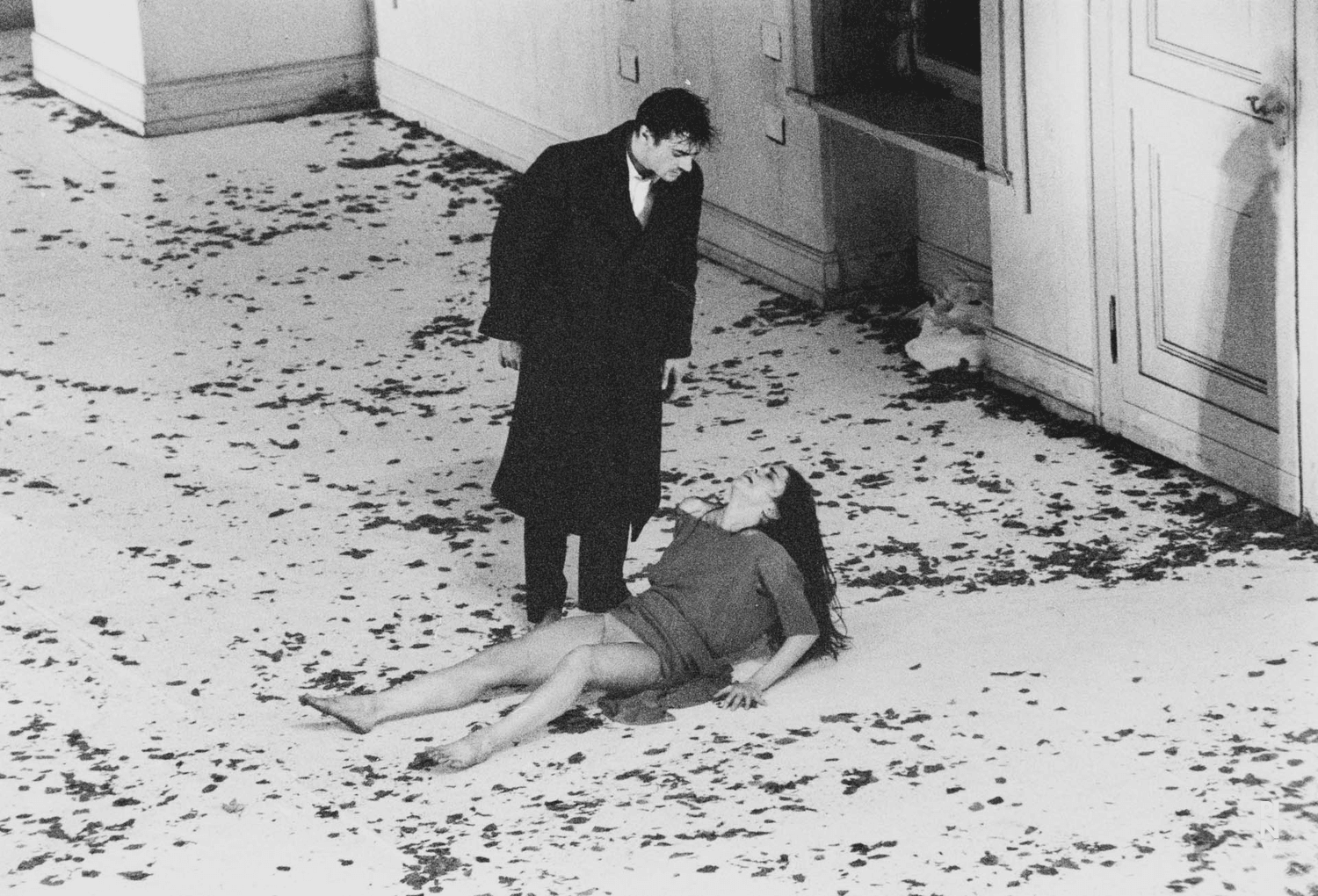Ruth Amarante and Antonio Carallo in “Bluebeard. While Listening to a Tape Recording of Béla Bartók's Opera "Duke Bluebeard's Castle"” by Pina Bausch