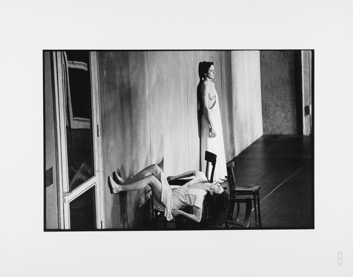 Héléna Pikon et Anne Martin dans « Café Müller » de Pina Bausch