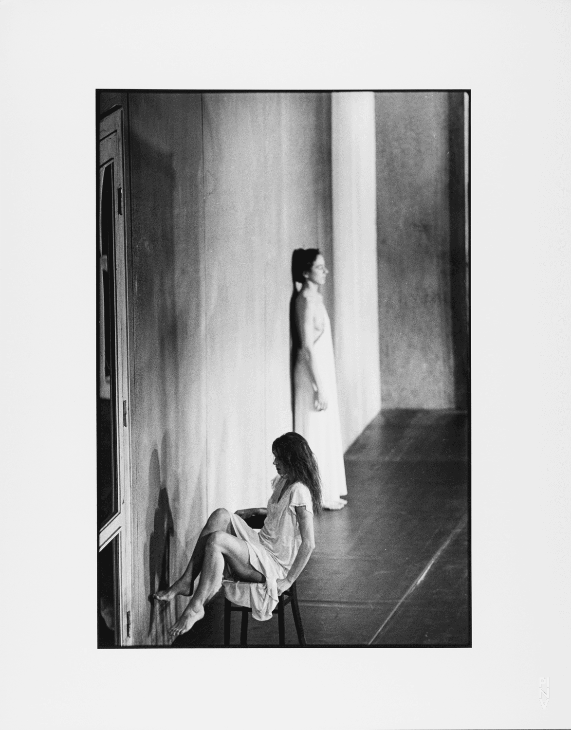 Héléna Pikon et Anne Martin dans « Café Müller » de Pina Bausch