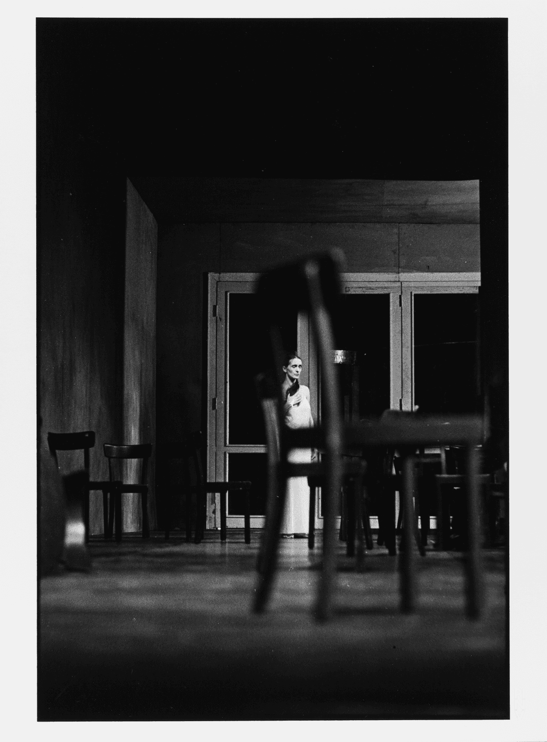 Pina Bausch in „Café Müller“ von Pina Bausch