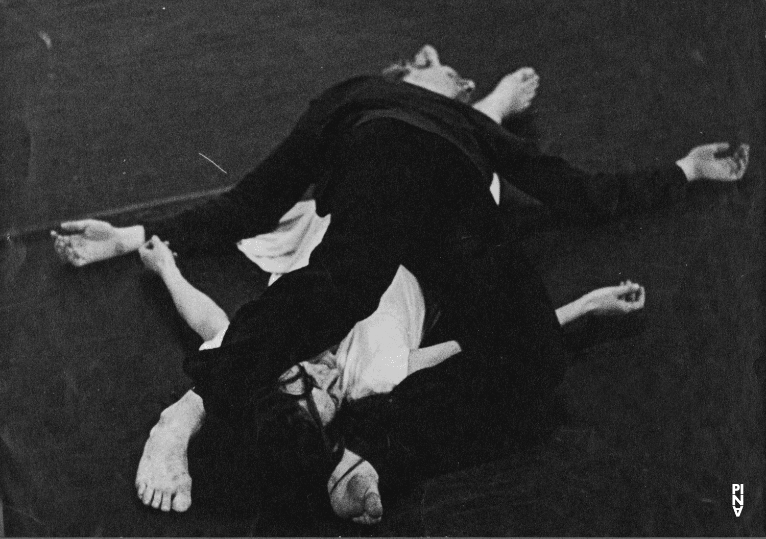 Malou Airaudo und Dominique Mercy in „Café Müller“ von Pina Bausch