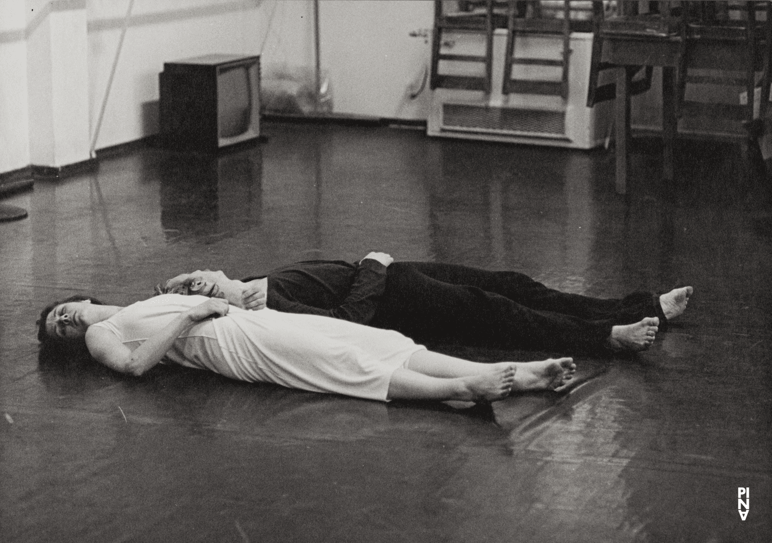 Malou Airaudo und Dominique Mercy in „Café Müller“ von Pina Bausch