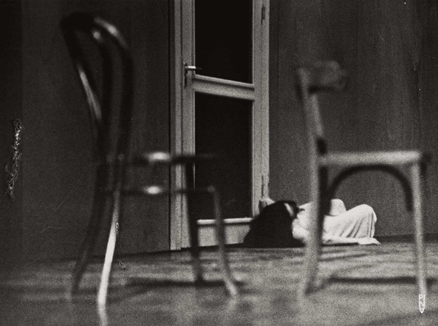 Malou Airaudo dans « Café Müller » de Pina Bausch