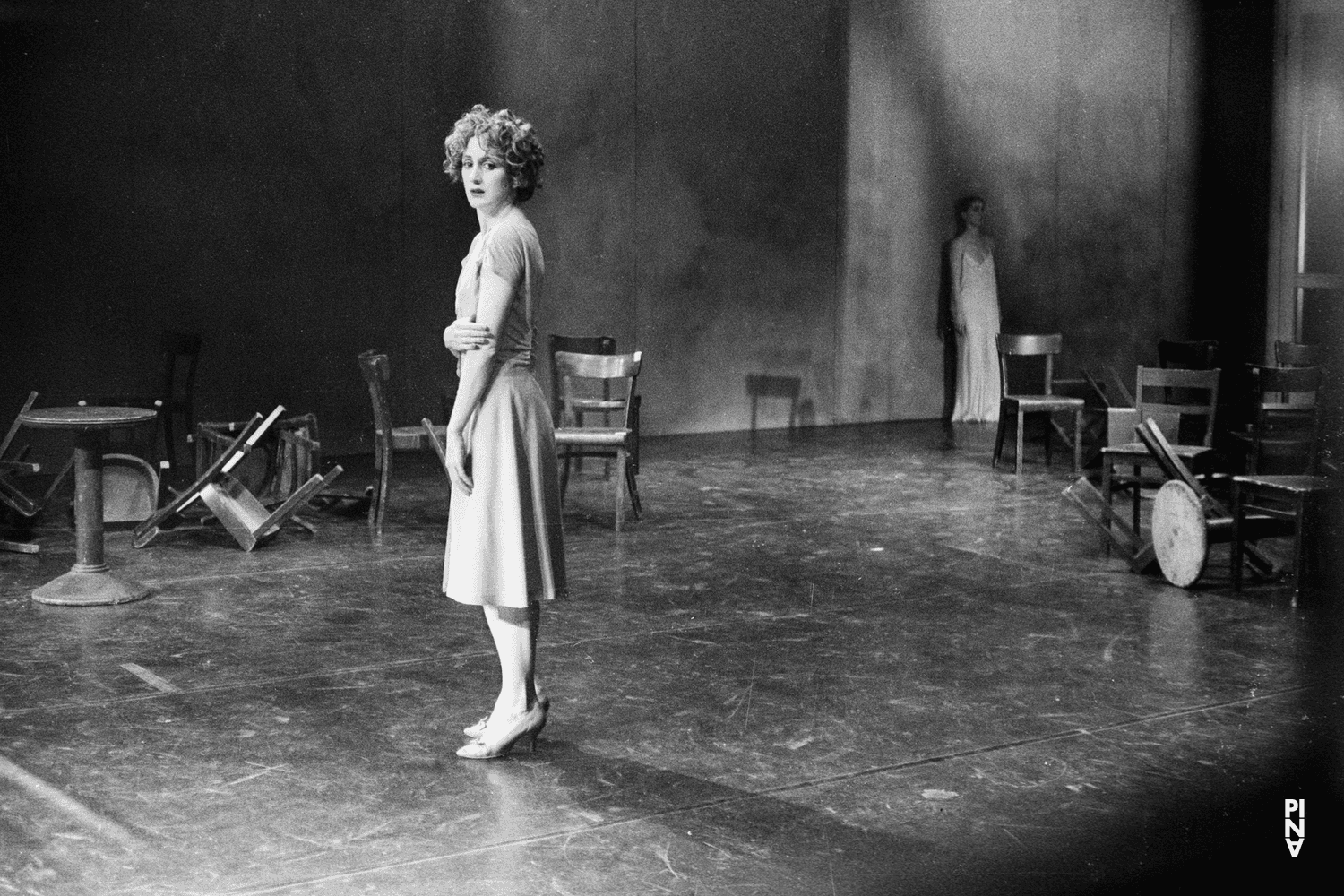 Meryl Tankard und Pina Bausch in „Café Müller“ von Pina Bausch