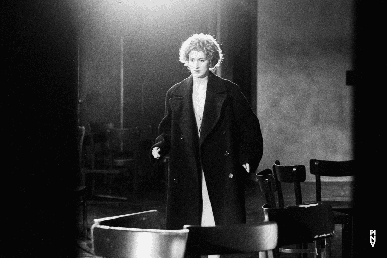 Meryl Tankard dans « Café Müller » de Pina Bausch